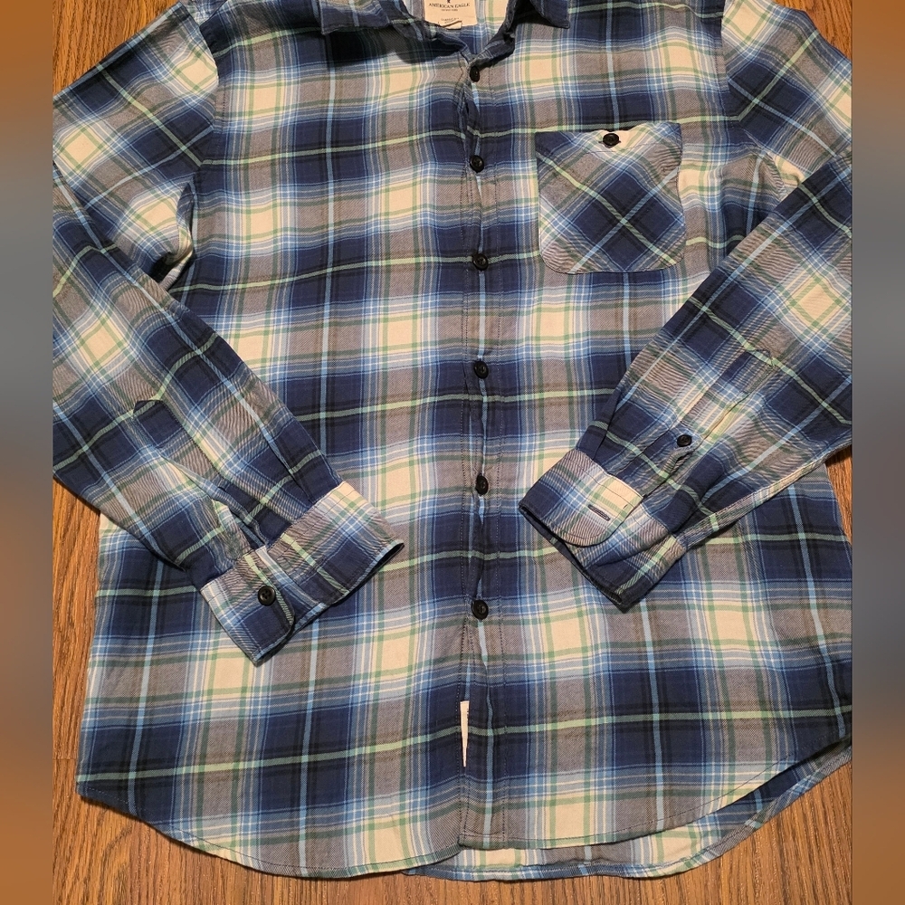 American Eagle Men’s Large Seriously Soft Plaid Flannel Shirt Classic Fit Blue - Picture 2 of 8